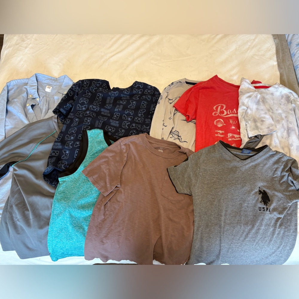 Boys Multicolor Graphic T-Shirts Set - size M 8-10